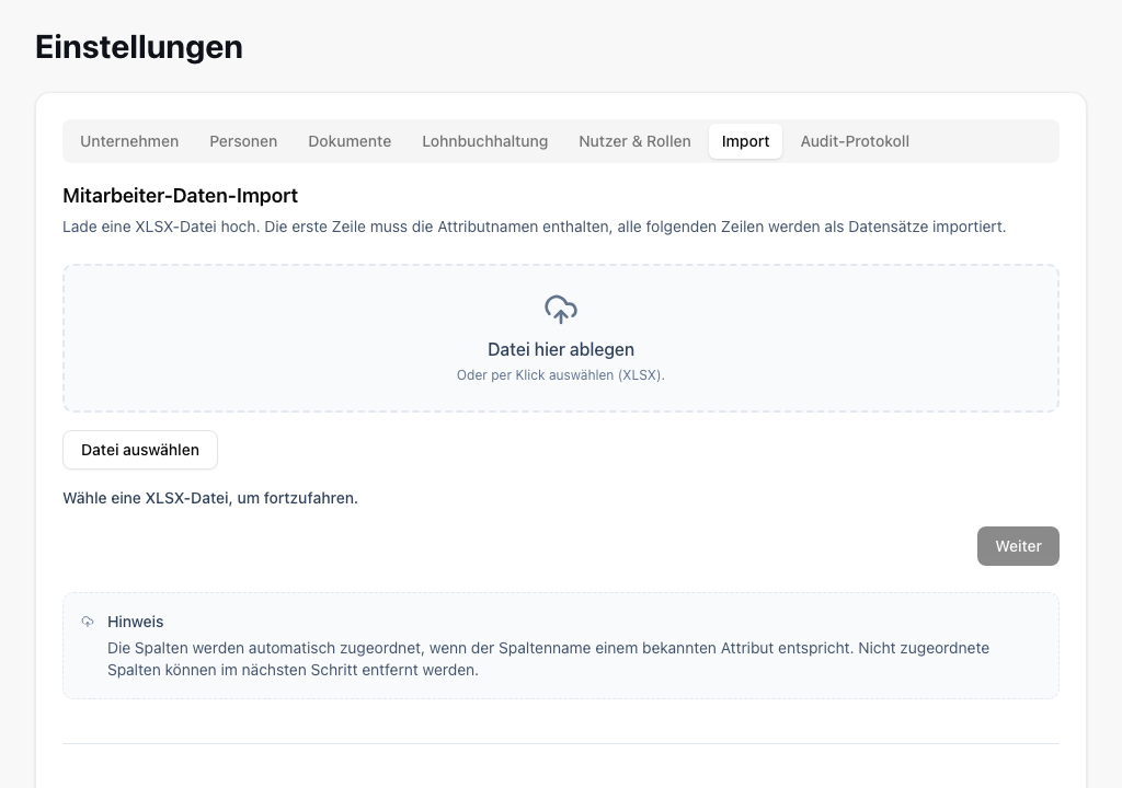 Import-Einstellungen für den Mitarbeiter-Daten-Import per XLSX-Datei mit Ablagefläche und Hinweis zur automatischen Spaltenzuordnung